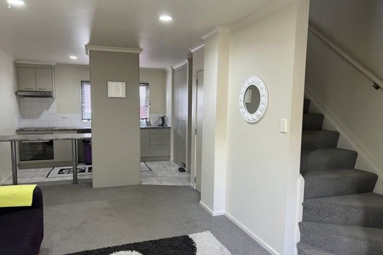 Photo of property in 7/4 Keeling Road, Henderson, Auckland, 0612