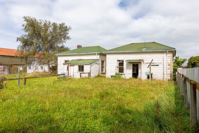Photo of property in 17 Allardice Street, Dannevirke, 4930