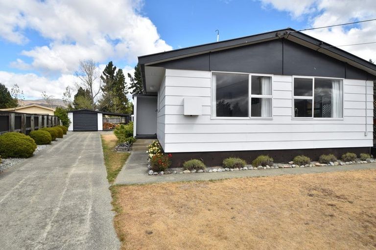 Photo of property in 42 Omahau Crescent, Twizel, 7901