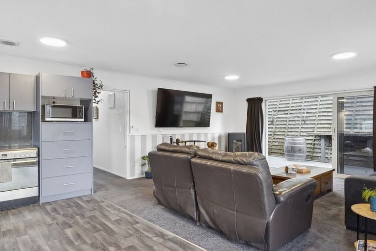 Photo of property in 338 Kaikorai Valley Road, Bradford, Dunedin, 9011