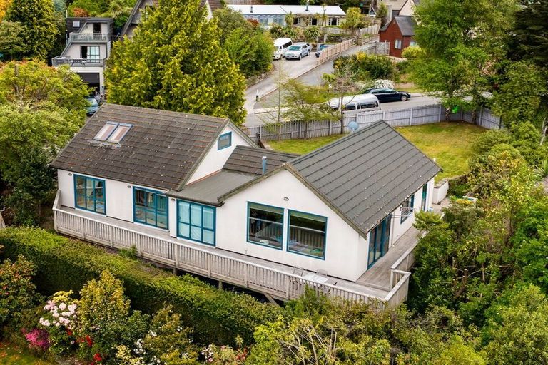 Photo of property in 5 Williams Street, Sunshine Bay, Queenstown, 9300