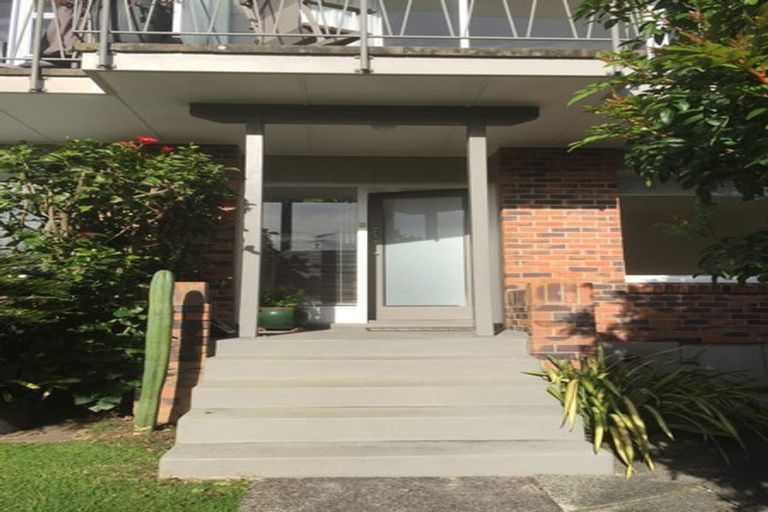 Photo of property in 3/20 Saltburn Road, Milford, Auckland, 0620