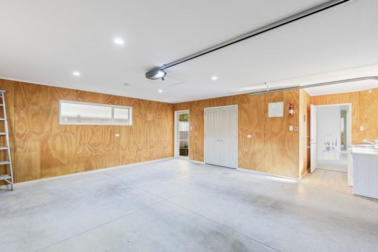 Photo of property in 112b Govett Avenue, Frankleigh Park, New Plymouth, 4310