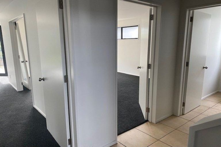 Photo of property in 32 Oakford Close, Riccarton, Christchurch, 8011