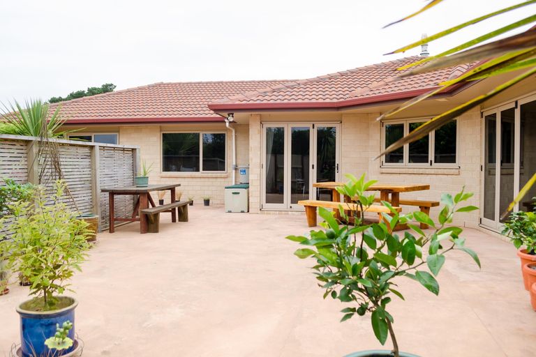 Photo of property in 6 Kenwyn Drive, Carterton, 5713