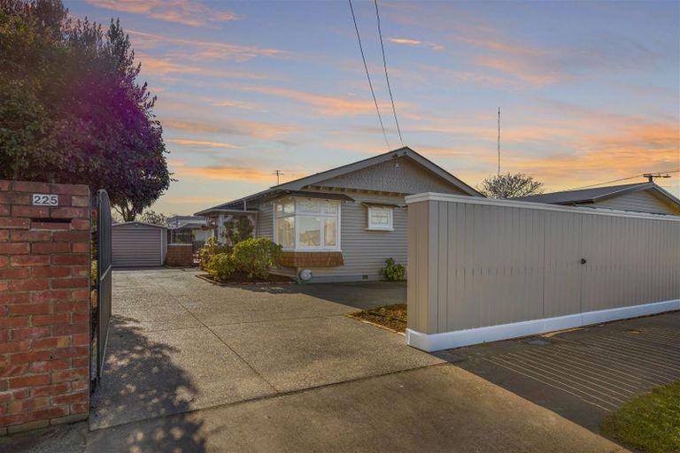 Photo of property in 225 Westminster Street, Mairehau, Christchurch, 8013