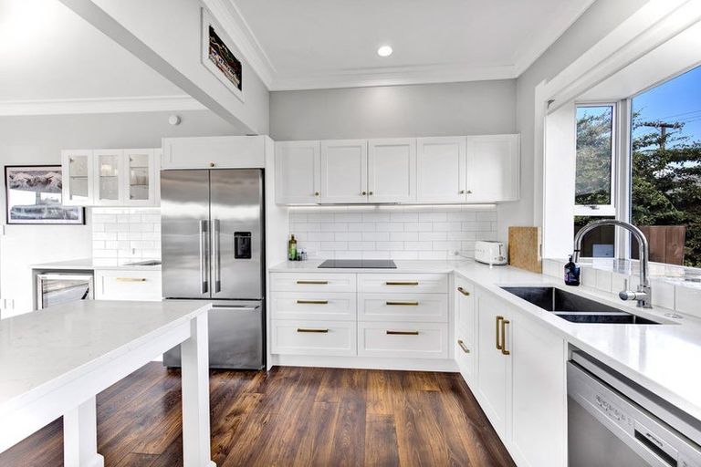 Photo of property in 45 Wilson Street, Hawera, 4610