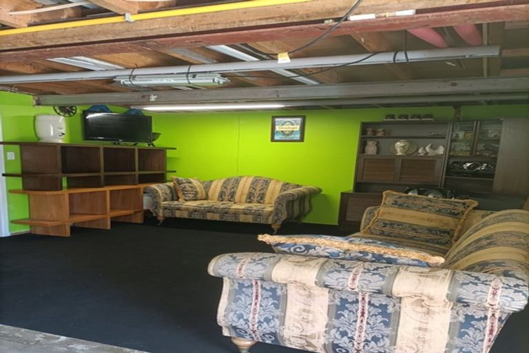 Photo of property in 5 Sutton Crescent, Papatoetoe, Auckland, 2025