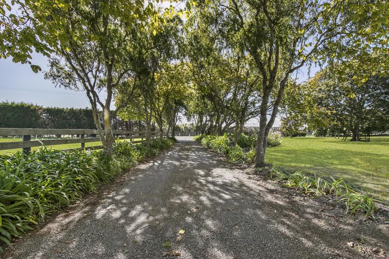 Photo of property in 27 Whatapaka Road, Karaka, Papakura, 2580