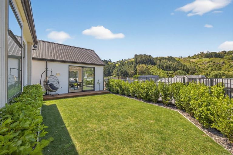 Photo of property in 6 Round Hill Rise, Cracroft, Christchurch, 8022