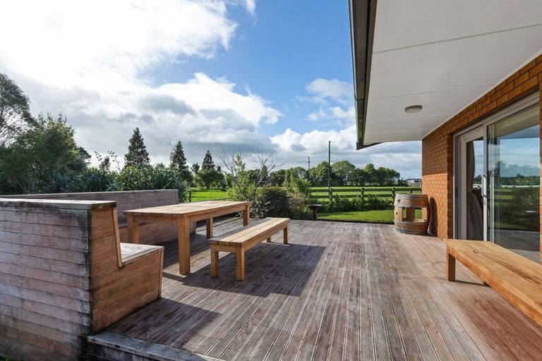 Photo of property in 318 Mountain Road, Lepperton, New Plymouth, 4373