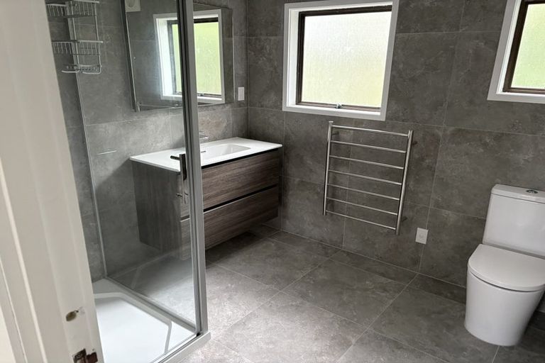 Photo of property in 2/20 Woodlands Crescent, Browns Bay, Auckland, 0630