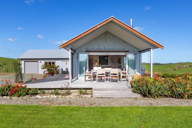 Photo of property in 241d Heatley Road, Whakapirau, Maungaturoto, 0583