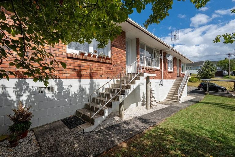 Photo of property in 2/27 Sydney Street, Hauraki, Auckland, 0622