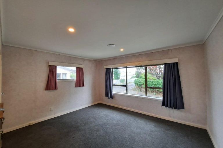 Photo of property in 157a Seaview Road, Westown, New Plymouth, 4310