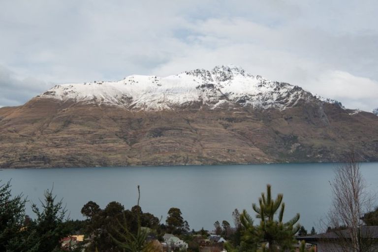 Photo of property in 38 Dart Place, Fernhill, Queenstown, 9300