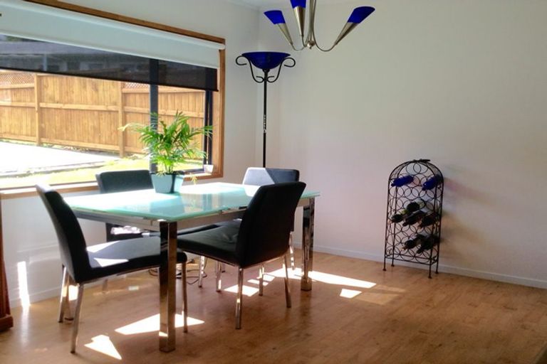 Photo of property in 2/274 Rangatira Road, Beach Haven, Auckland, 0626