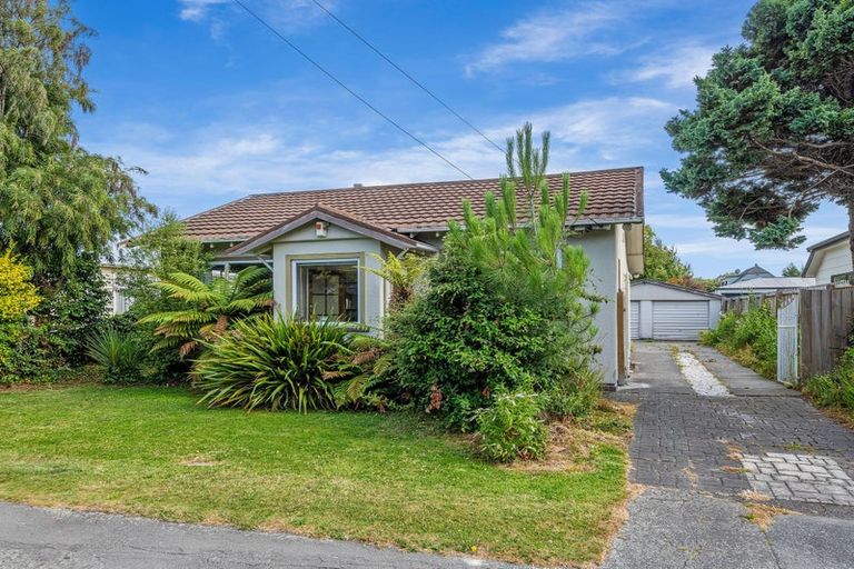 Photo of property in 75 Corson Avenue, Beckenham, Christchurch, 8023