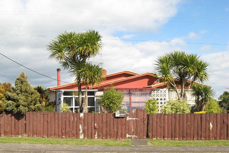 Photo of property in 32 Churchill Street, Waipukurau, 4200