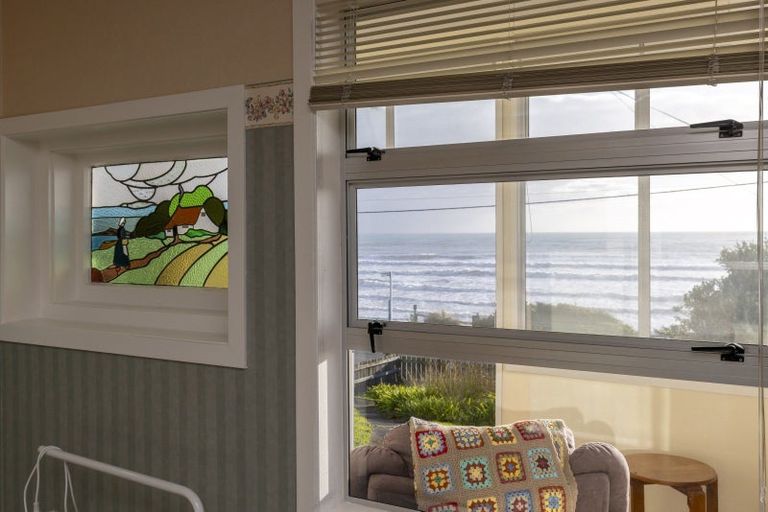 Photo of property in 82 The Parade, Paekakariki, 5034