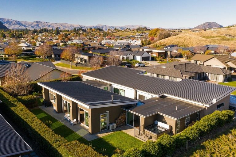 Photo of property in 44 Kelliher Drive, Wanaka, 9305