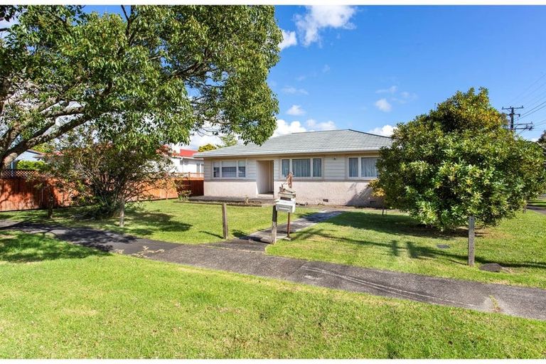 Photo of property in 20 Koromiko Street, New Lynn, Auckland, 0600