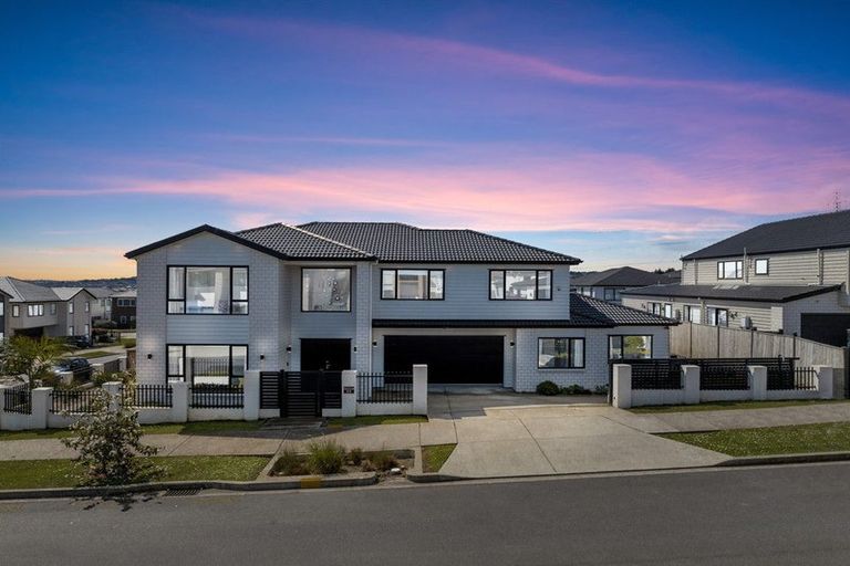 Photo of property in 80 Drumbuoy Drive, Flat Bush, Auckland, 2019