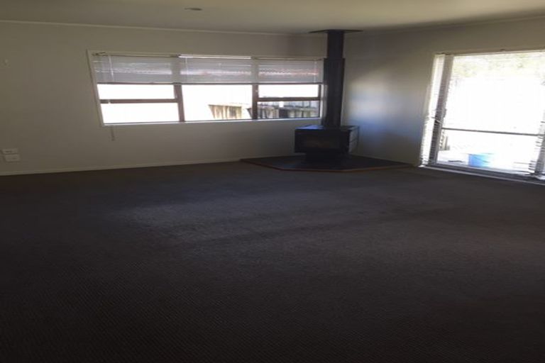 Photo of property in 1/6 Walter Strevens Drive, Conifer Grove, Takanini, 2112