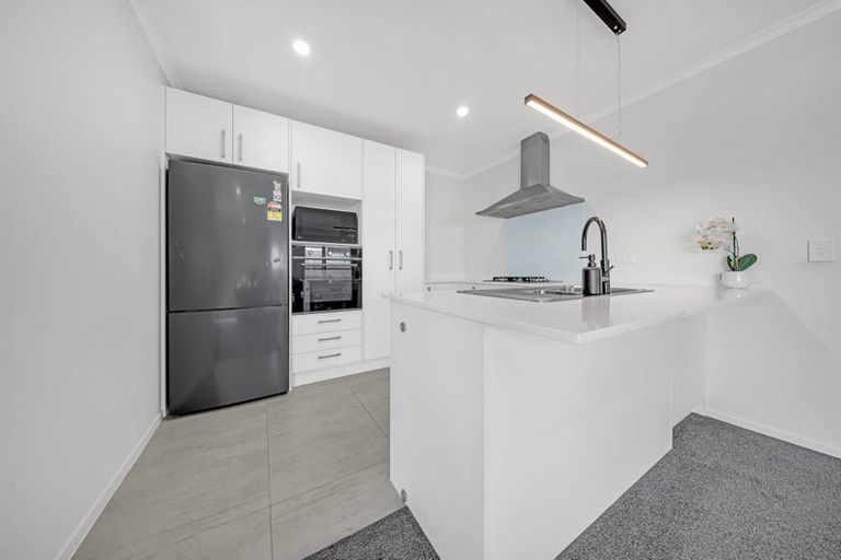 Photo of property in 14 Whareatua Avenue, Takanini, 2112