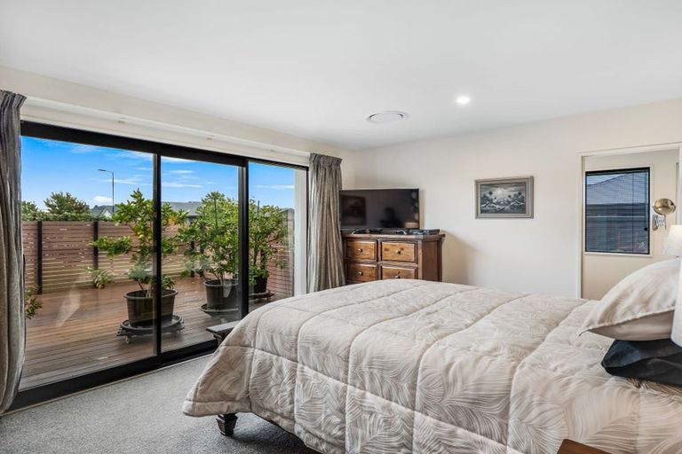 Photo of property in 21 Watkins Drive, Rangiora, 7400