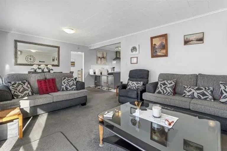 Photo of property in 2/27 Roys Road, Parkvale, Tauranga, 3112