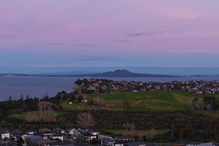 Photo of property in 36 Waitai Close, Long Bay, Auckland, 0630