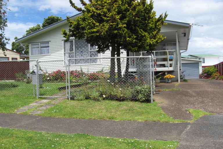 Photo of property in 2 Duggan Avenue, Mangere, Auckland, 2022