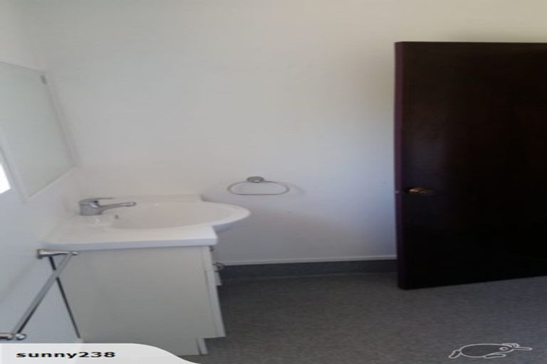 Photo of property in 1/20 Halldene Terrace, Red Beach, 0932