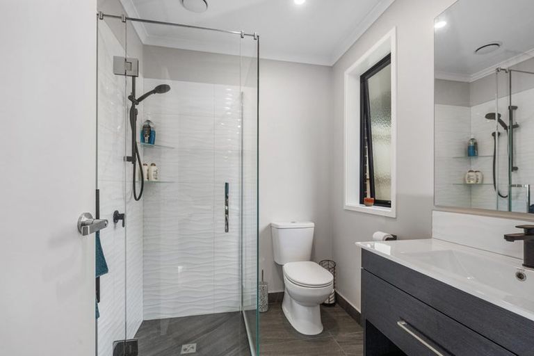 Photo of property in 19 Kawariki Road, Helensville, 0800