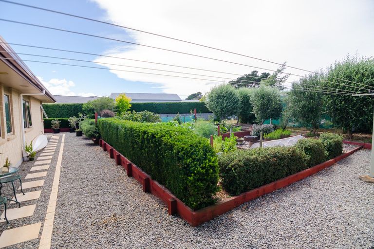 Photo of property in 6 Kenwyn Drive, Carterton, 5713