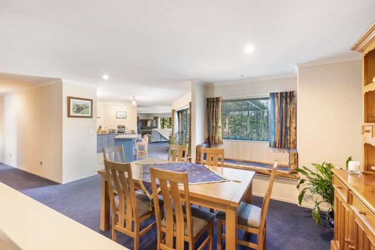Photo of property in 12 Gleaming Place, Waiuku, 2123