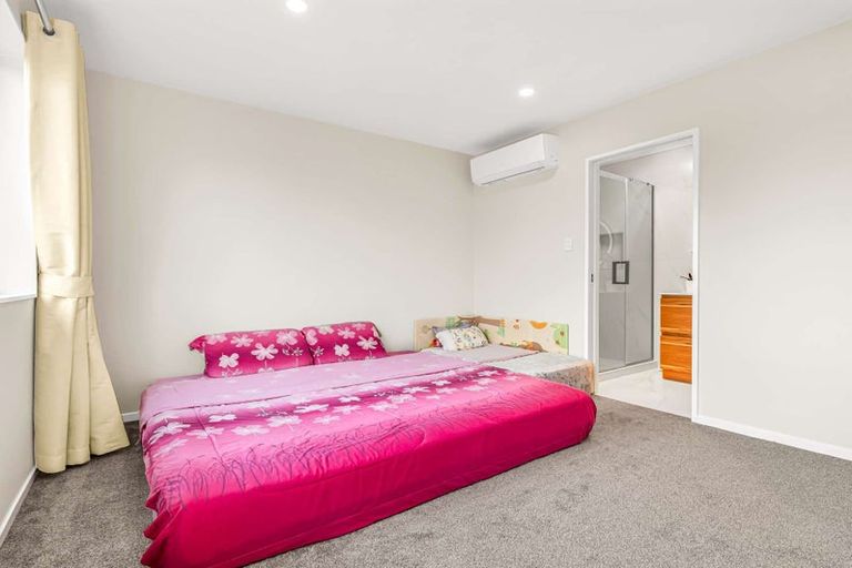 Photo of property in 6/684 Te Atatu Road, Te Atatu Peninsula, Auckland, 0610