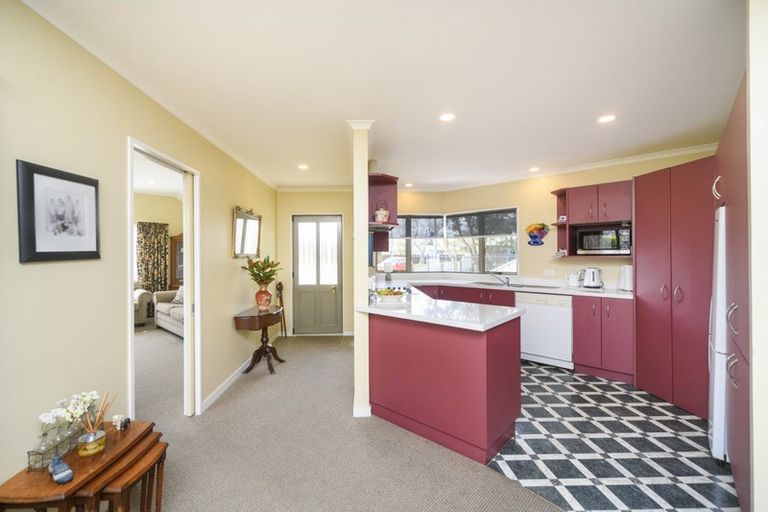 Photo of property in 46 Pahiatua Street, Hokowhitu, Palmerston North, 4410