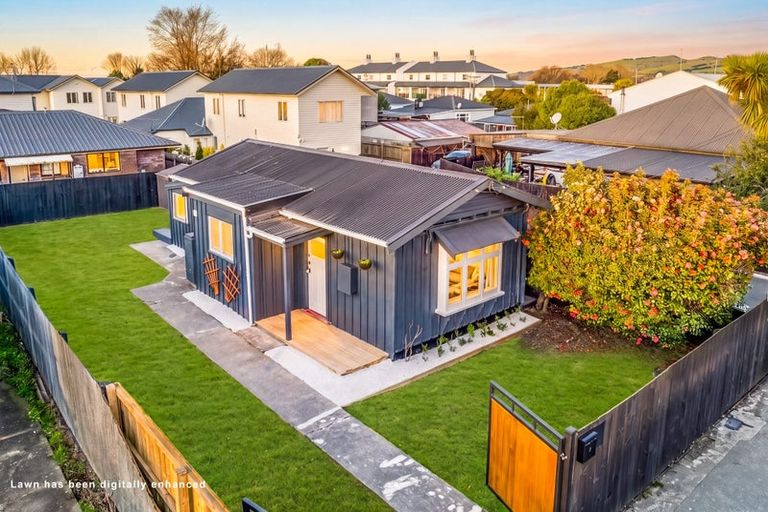Photo of property in 12 Somerset Crescent, Spreydon, Christchurch, 8024