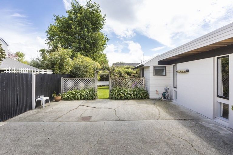 Photo of property in 11 Chilton Grove, Hokowhitu, Palmerston North, 4410
