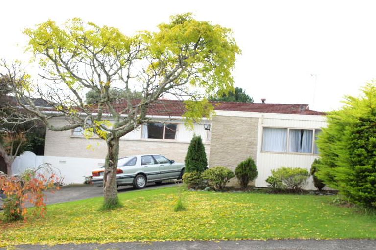 Photo of property in 64 Evelyn Road, Cockle Bay, Auckland, 2014