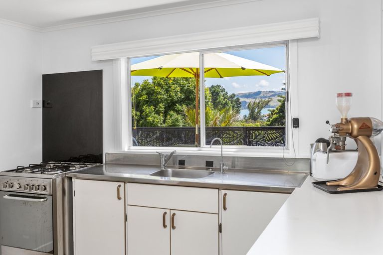 Photo of property in 14 Main Road, Raglan, 3225