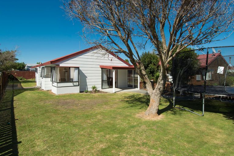 Photo of property in 7b Lyn Grove, Papamoa Beach, Papamoa, 3118