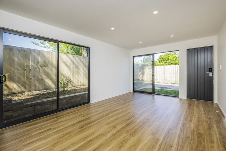 Photo of property in 8d Jupiter Street, Rosehill, Papakura, 2113