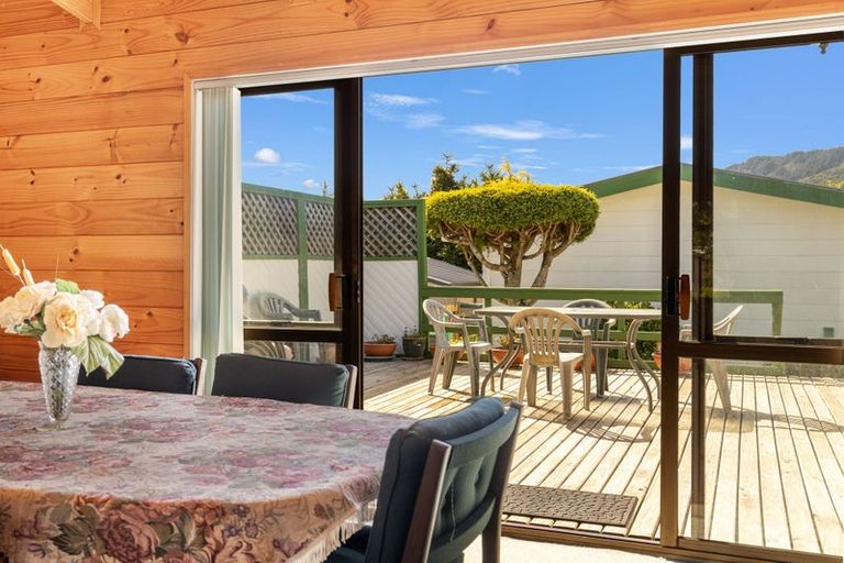 Photo of property in 17 Huia Street, Waikawa, Picton, 7220
