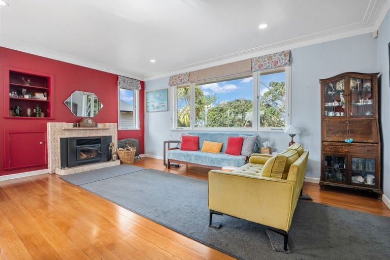 Photo of property in 9 Shortt Avenue, Mangere Bridge, Auckland, 2022