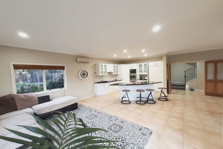 Photo of property in 5b Estuary Views, Shelly Park, Auckland, 2014