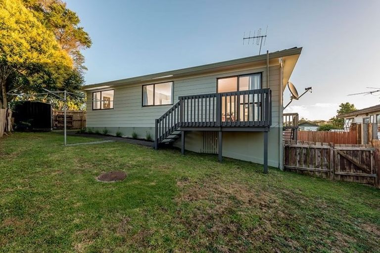 Photo of property in 2/239 Waitemata Drive, Ranui, Auckland, 0612