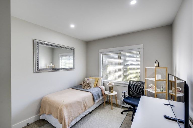 Photo of property in 2 Hurunui Drive, Te Awa, Napier, 4110